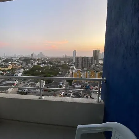 Acogedor En Piso Alto Apartamento