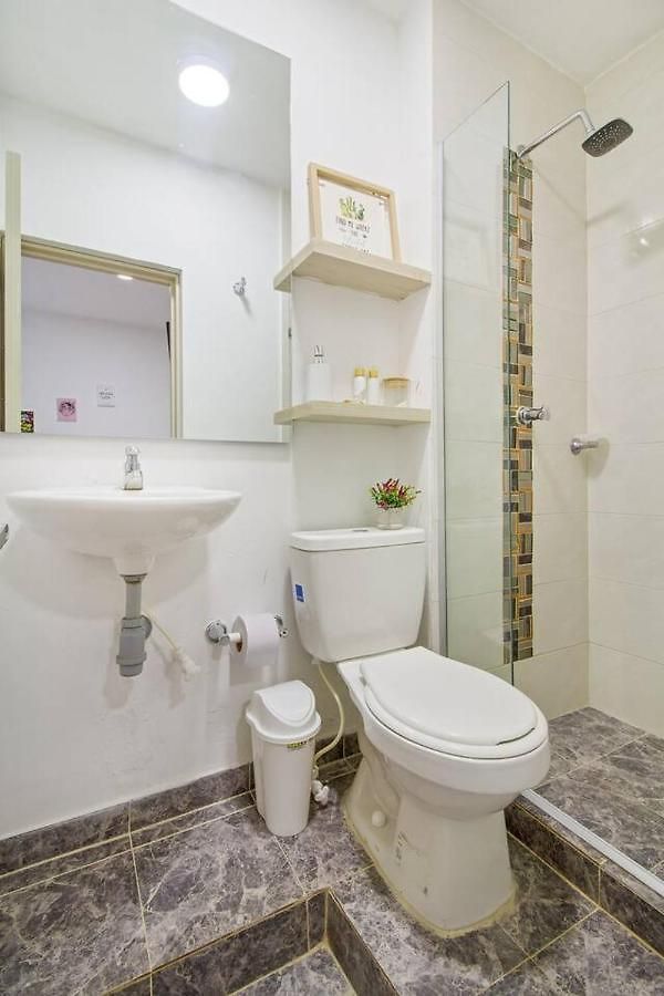Acogedor En Piso Alto