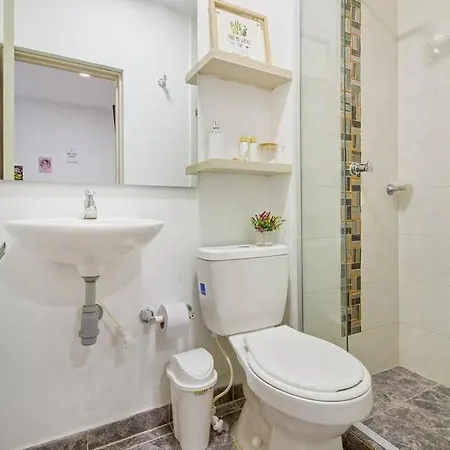 Acogedor En Piso Alto